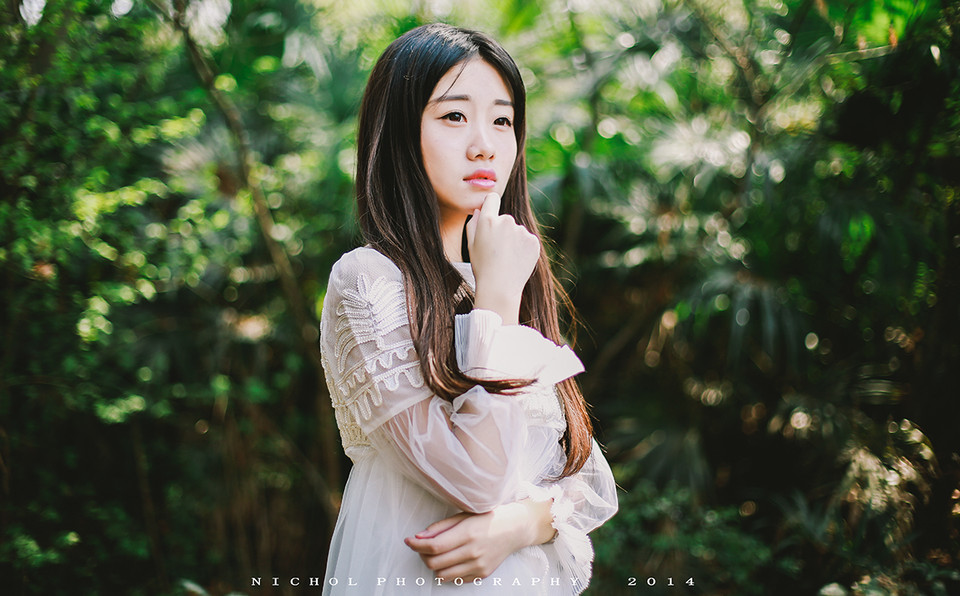 小清新女子森林小路的清纯美女  第6张