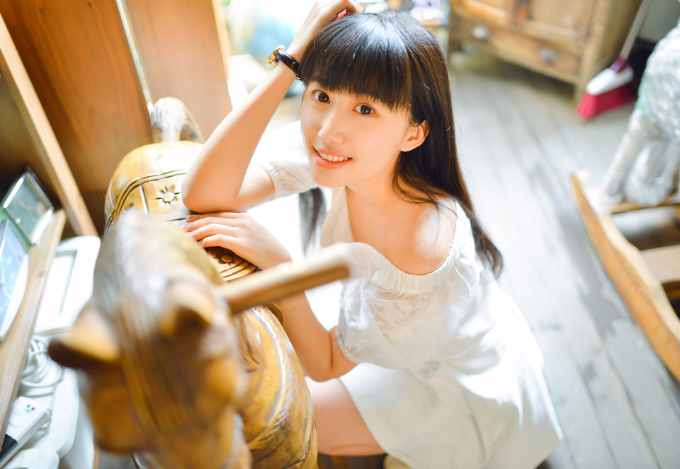 甜美清纯白裙少女  第6张