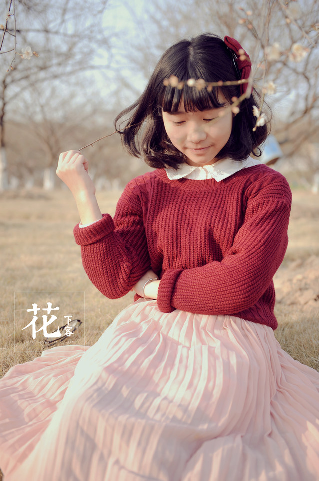 花下清纯卖萌美女  第12张