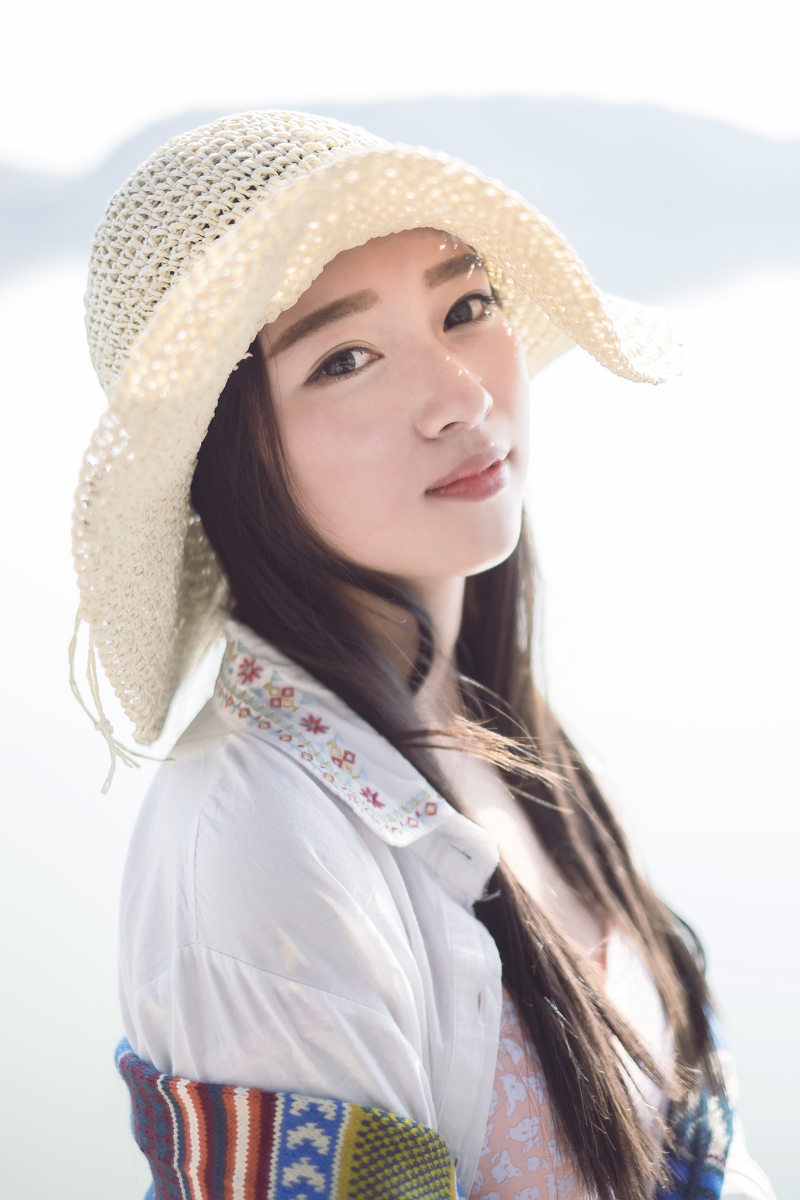 甜美笑容的户外清纯美女  第7张