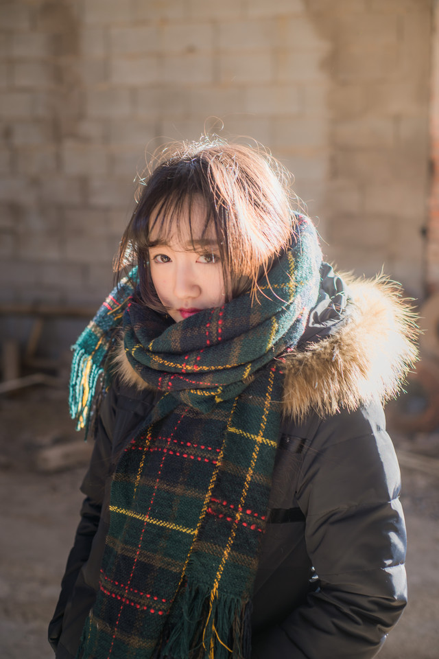 冬日户外浮光少女清纯图  第10张