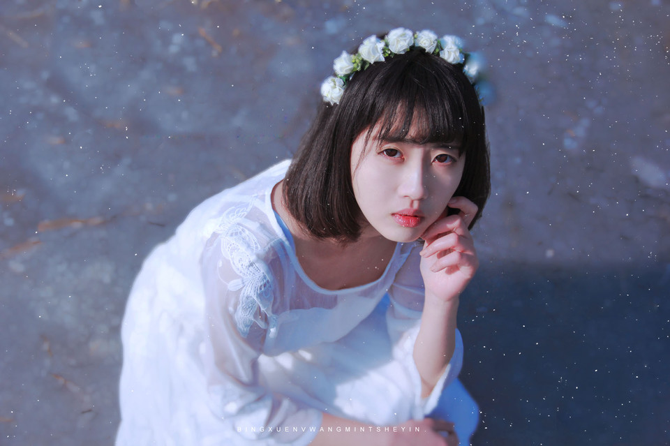 花环少女海边白裙飘飘  第3张