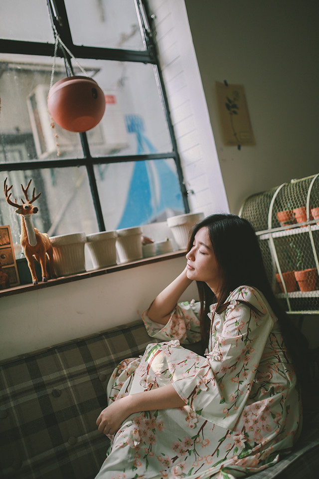 碎花美眉私房迷人清纯图片  第12张