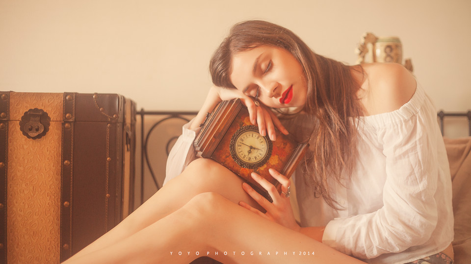 外国美女私房红唇图  第2张