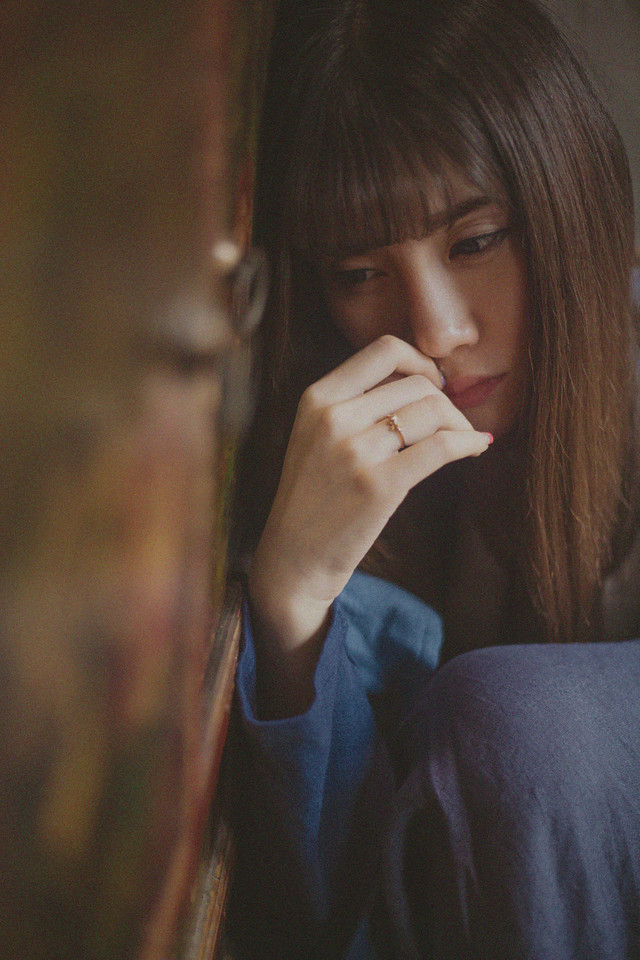 忧伤美女私房迷人长裙  第12张