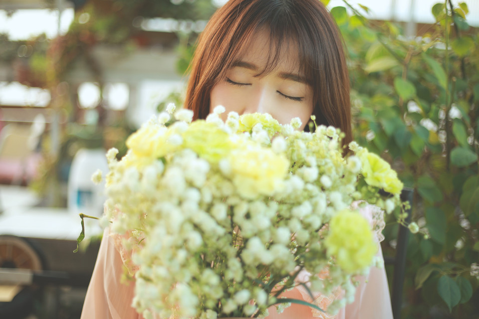 清纯迷人长发女子图片  第5张