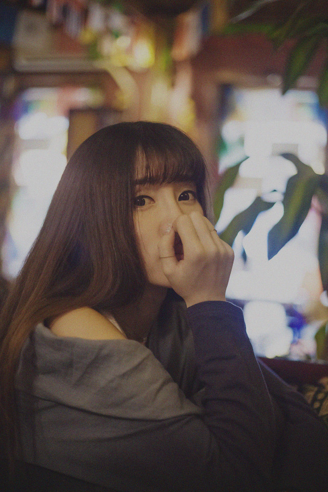 忧伤美女私房迷人长裙  第9张