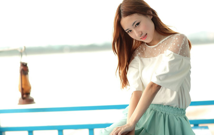 甜美无比的秀丽妹子  第2张