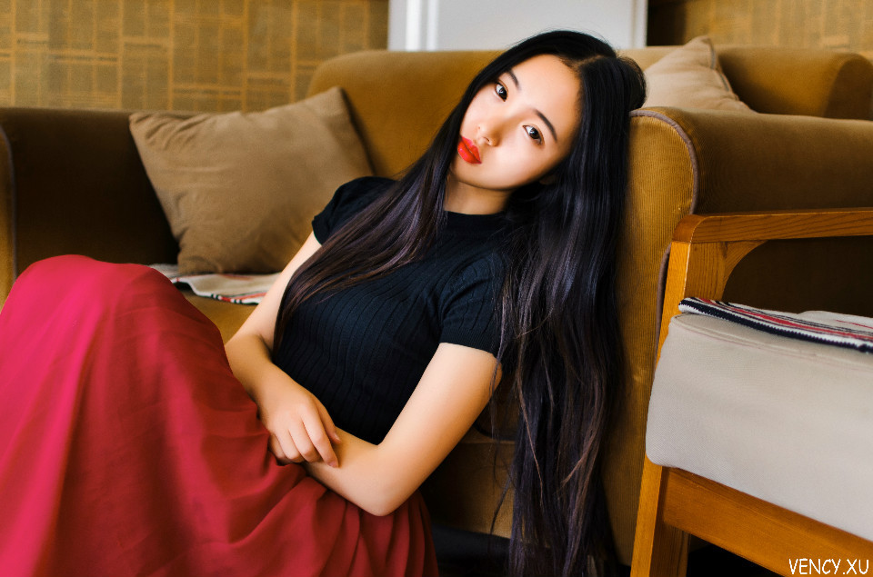 长发女子小清新甜美图  第13张