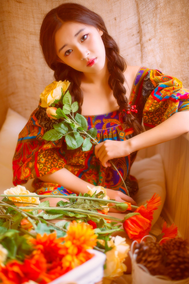 双马尾女子复古气质图  第7张