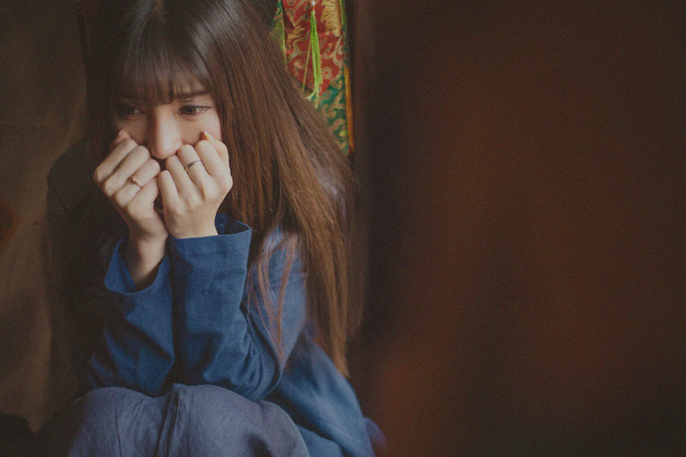 忧伤美女私房迷人长裙  第15张