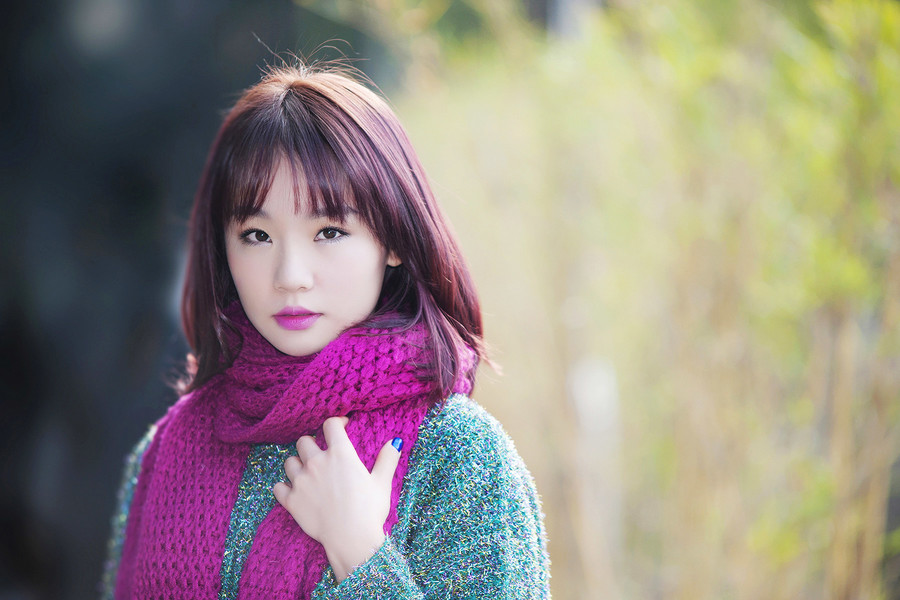 冬日暖人的长发清纯少女  第2张