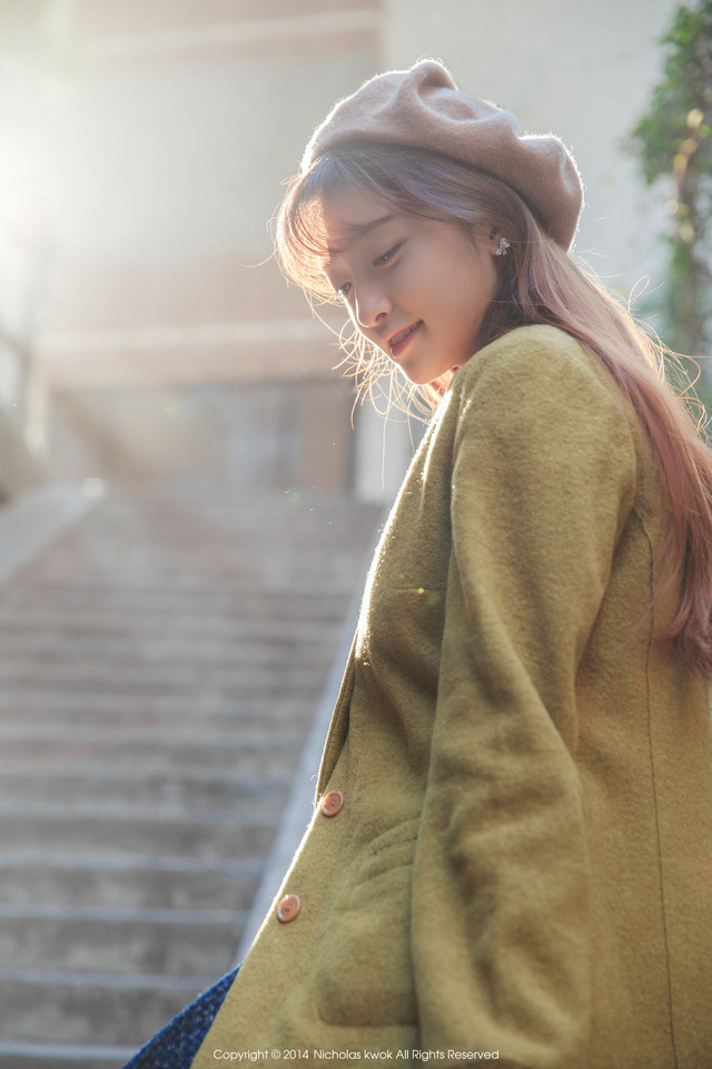 冬日暖阳下的清纯美女  第12张